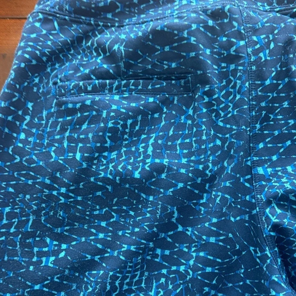 Lululemon Athletica Woman’s Athleisure  Jet Crop Blue Geometric Jogger Pants
